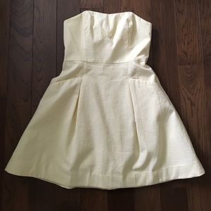 Lilly Pulitzer size 4 yellow seersucker strapless